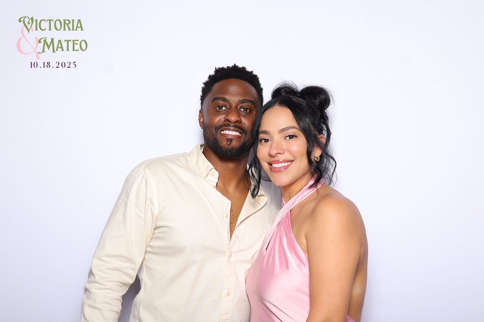 Classic Booth — DIVVIA photo booth capture