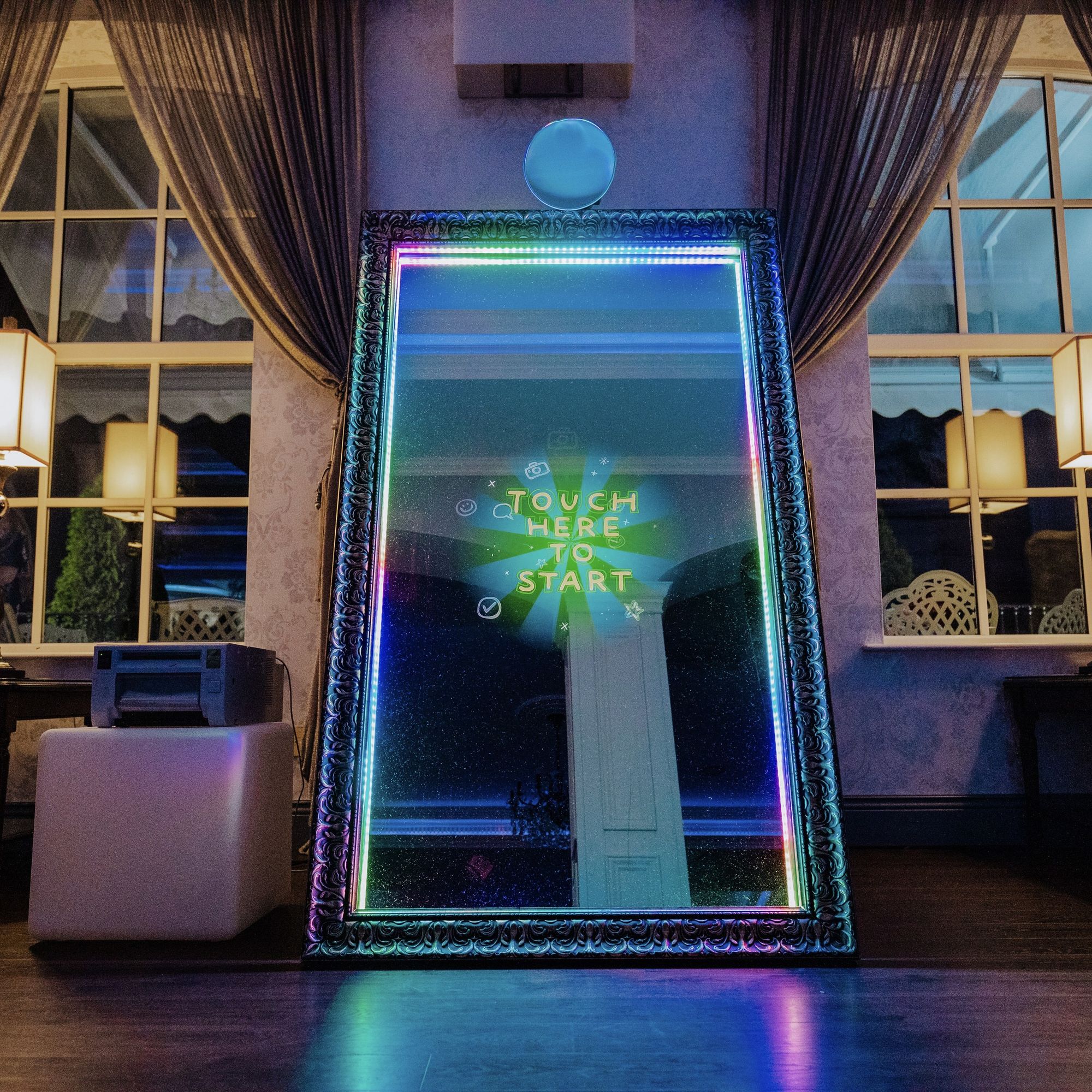 Mirror Booth — DIVVIA photo booth capture