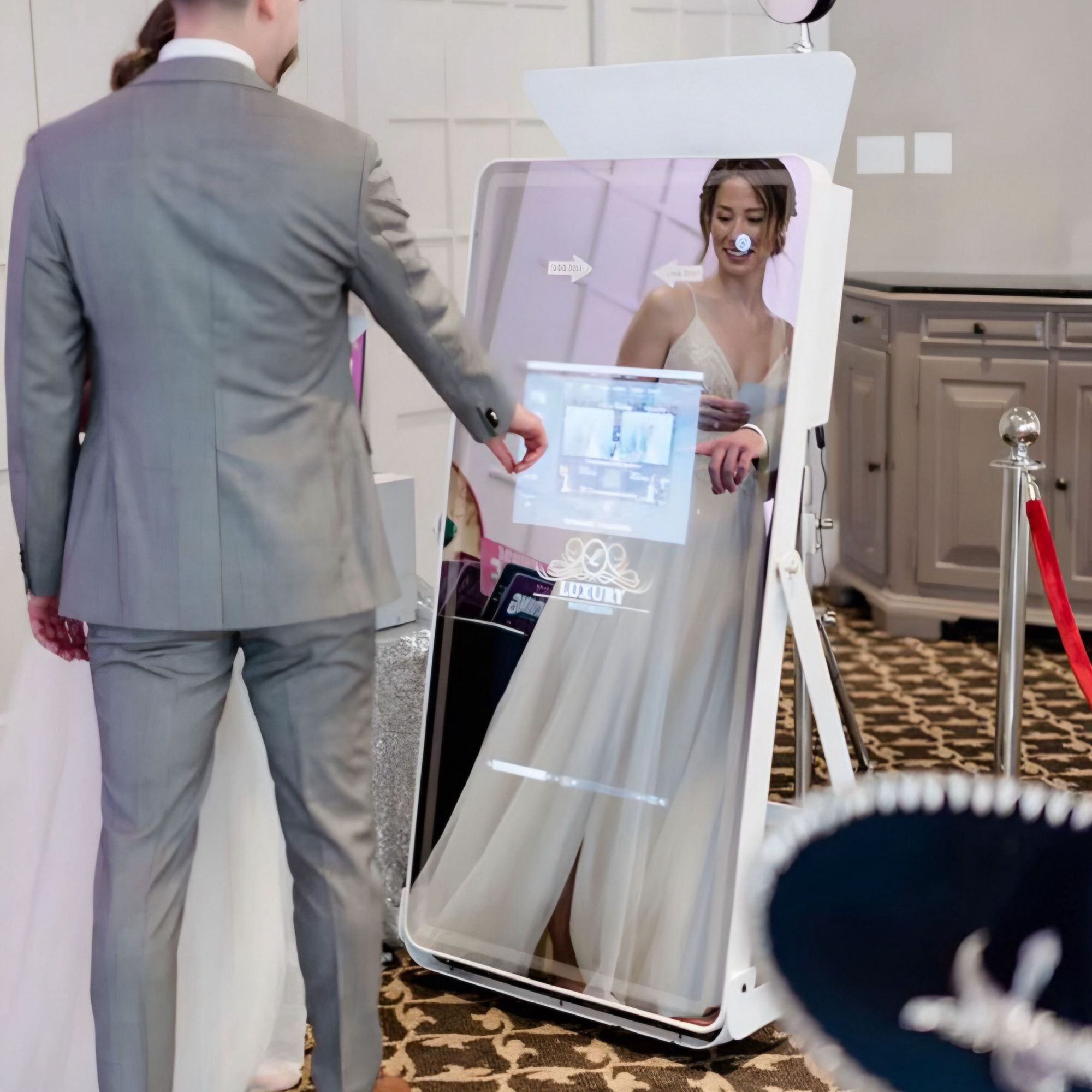 Mirror Booth — DIVVIA photo booth capture