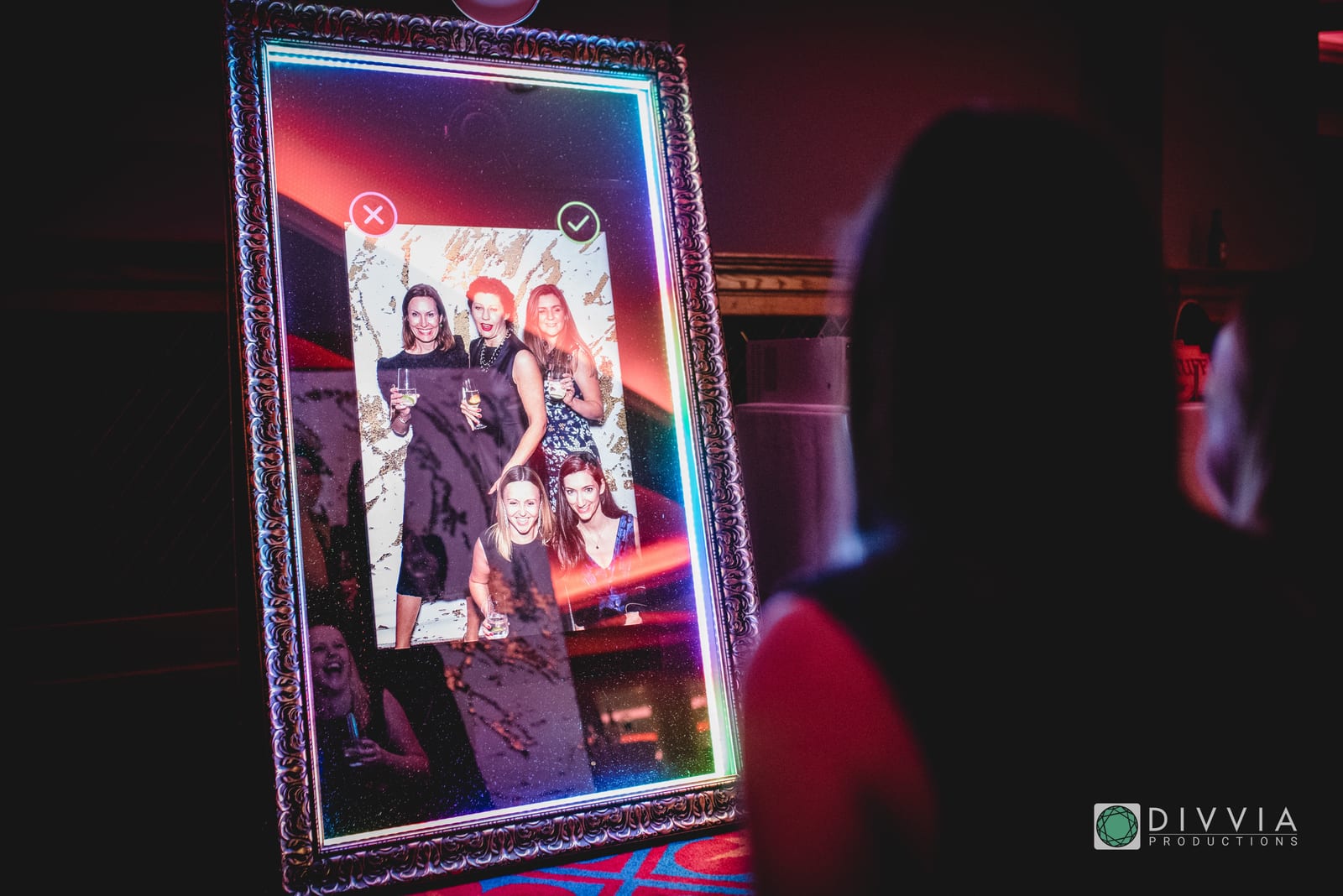 Mirror Booth — DIVVIA photo booth capture