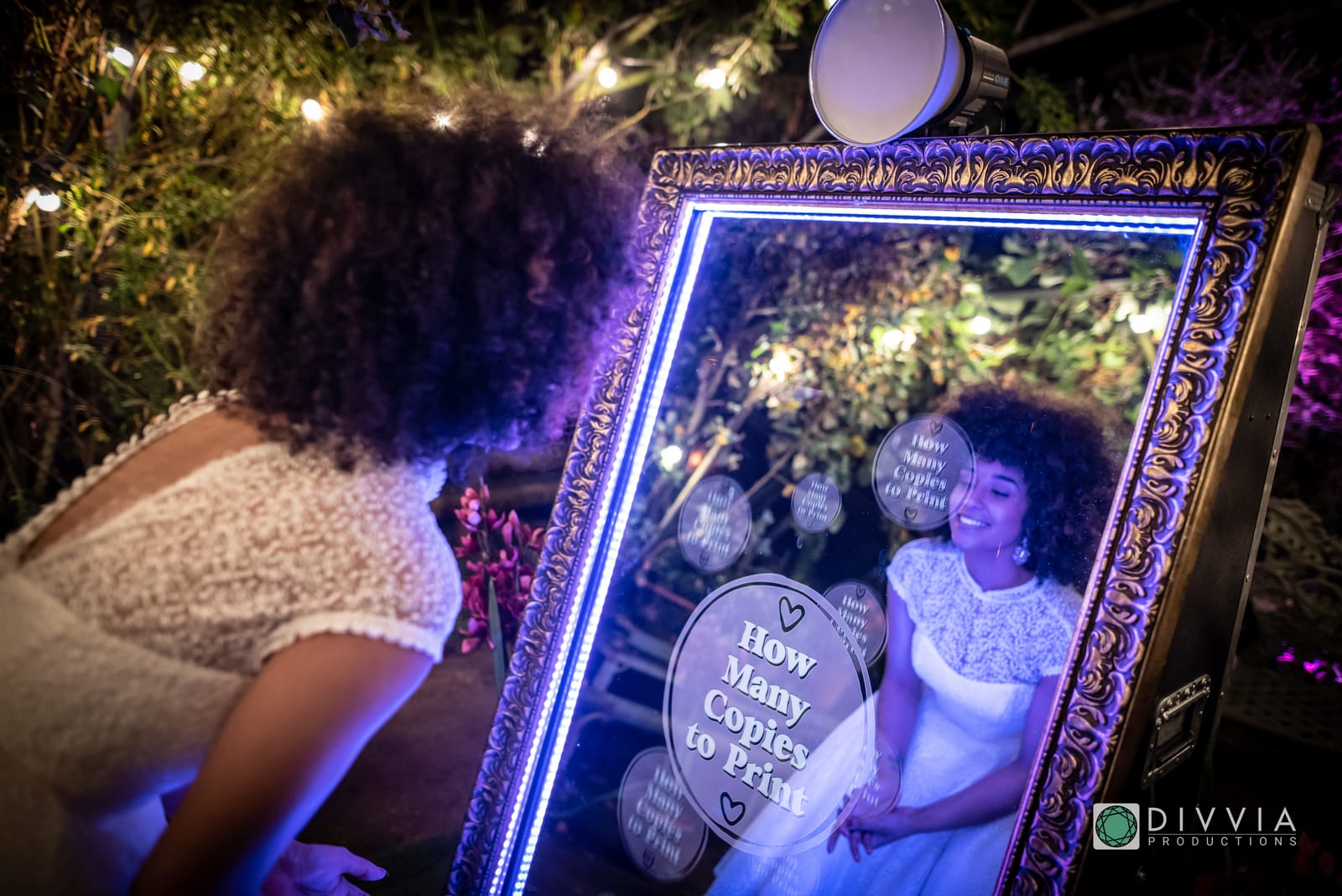 Mirror Booth — DIVVIA photo booth capture